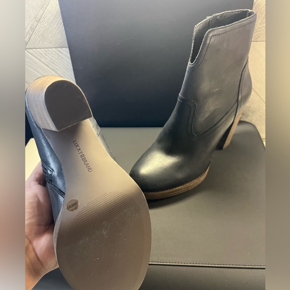 Lucky Brand Booties NWOT - Picture 4 of 5